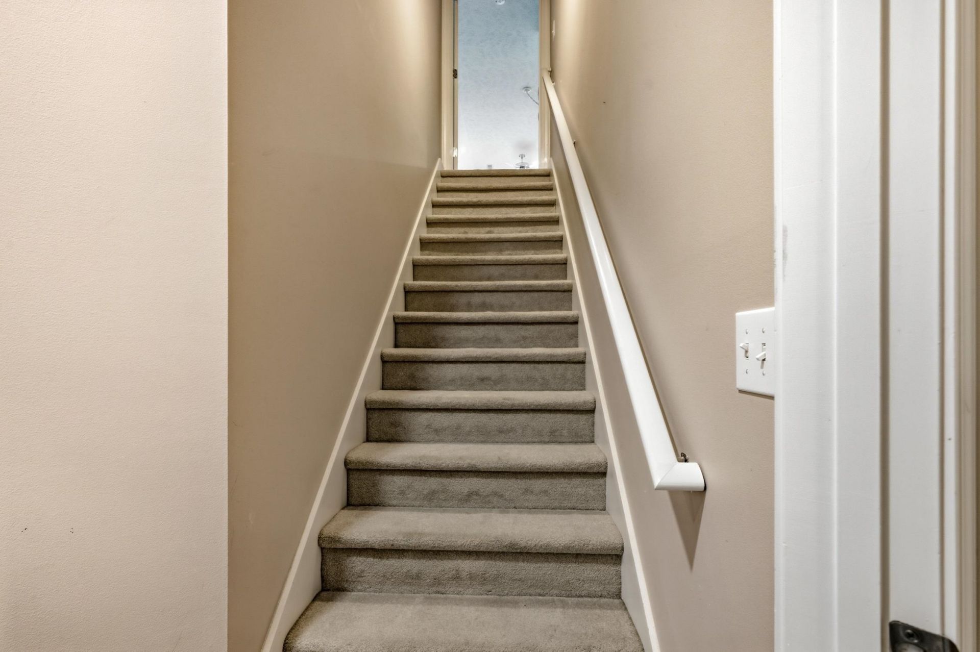 101 Pickering Dr. Photo 32