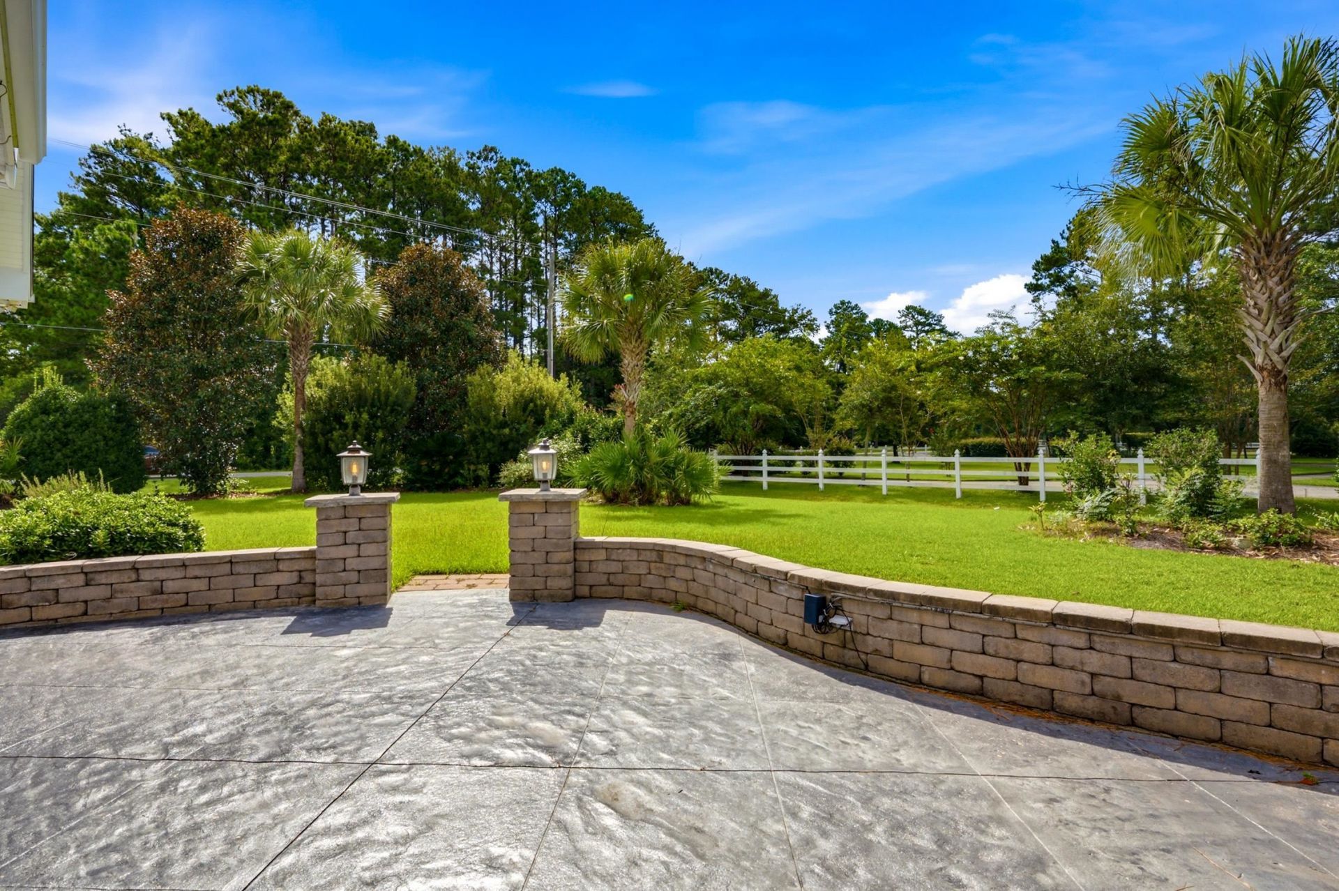 101 Pickering Dr. Photo 43