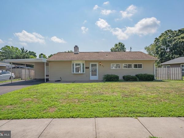 32 YOUNG BIRCH ROAD, LEVITTOWN, PA 19057