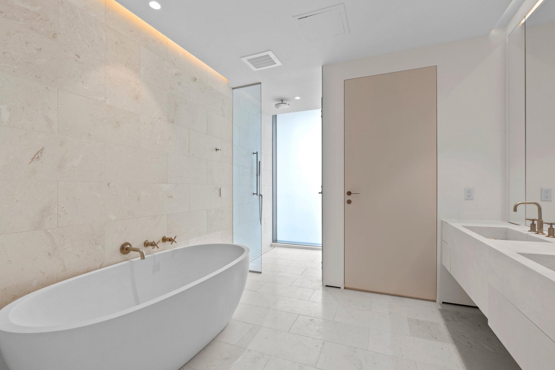 200 Arkona Court, Unit 401, West Palm Beach, FL 33401 Photo