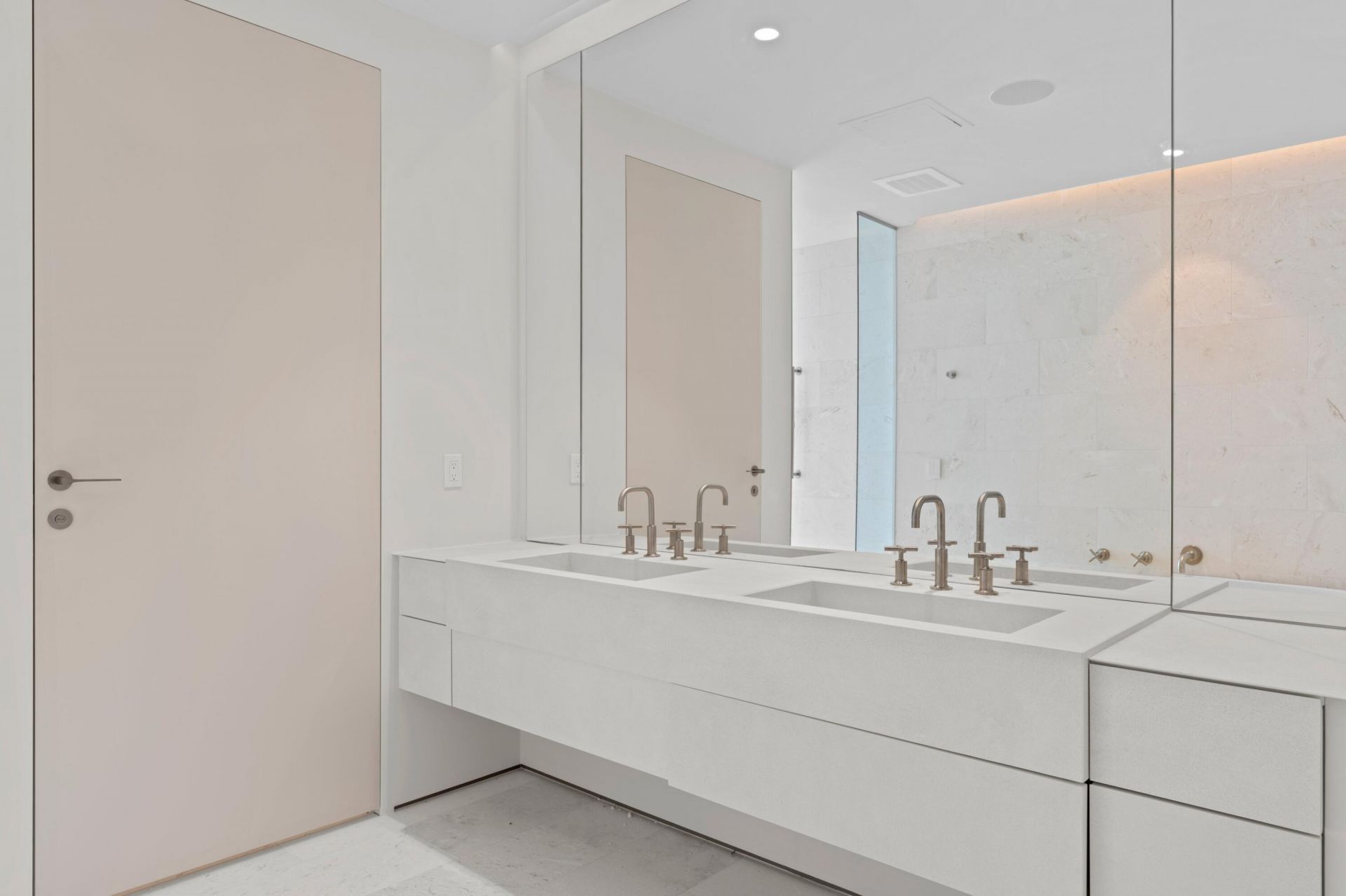 200 Arkona Court, Unit 401, West Palm Beach, FL 33401 Photo