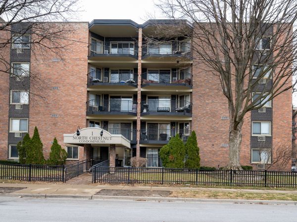 1 N CHESTNUT Avenue , Unit 1F, Arlington Heights, IL 60005