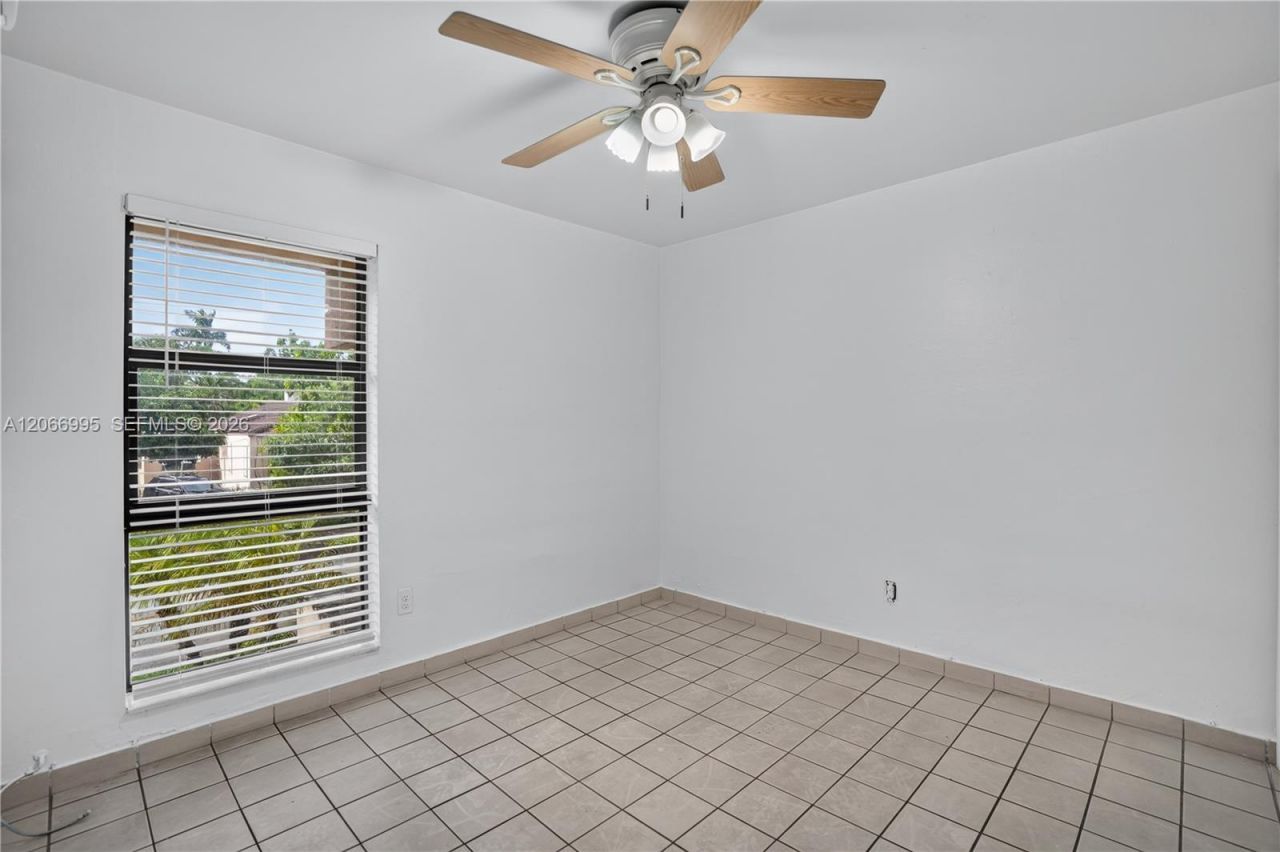 1600 S Le Jeune Rd , Unit 10, Coral Gables, FL 33134 Photo