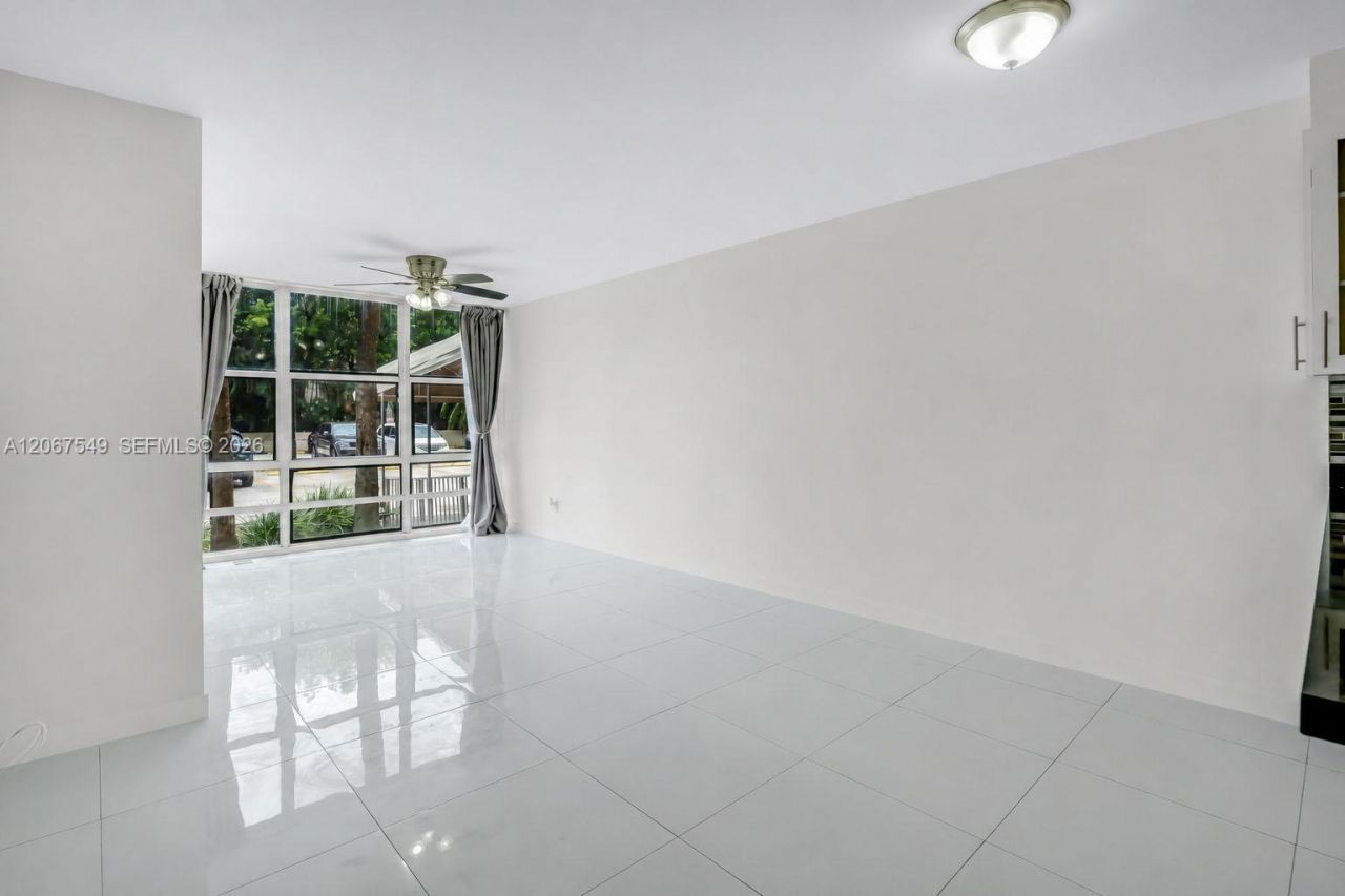 200 172nd St , Unit 112, Sunny Isles Beach, FL 33160 Photo