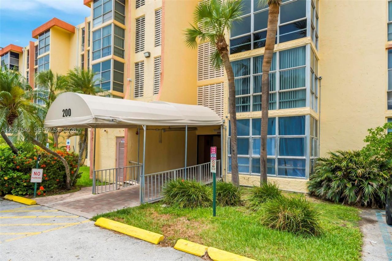 200 172nd St , Unit 112, Sunny Isles Beach, FL 33160 Photo