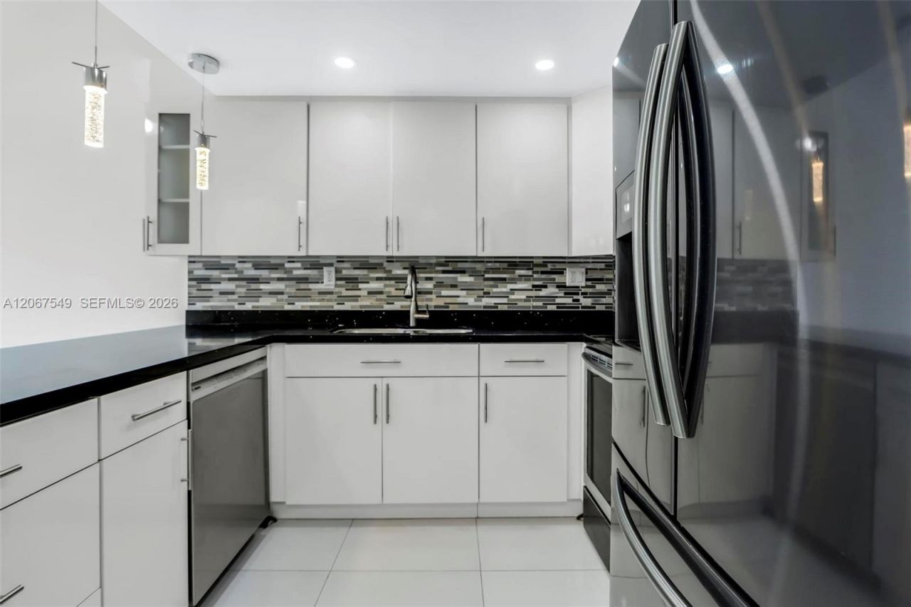 200 172nd St , Unit 112, Sunny Isles Beach, FL 33160 Photo