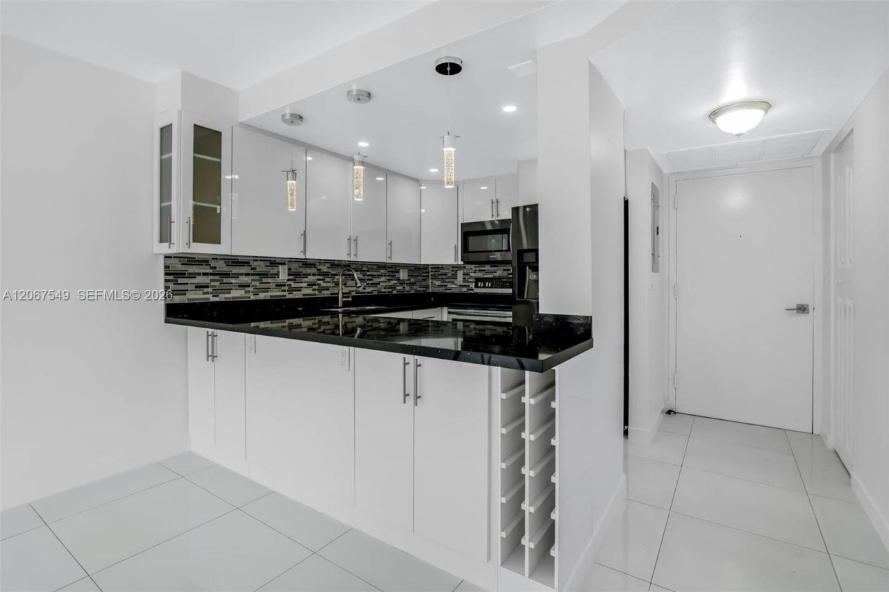 200 172nd St , Unit 112, Sunny Isles Beach, FL 33160 Photo