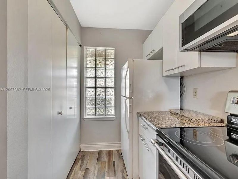4847 Via Palm Lks, Unit 1021, West Palm Beach, FL 33417 Photo