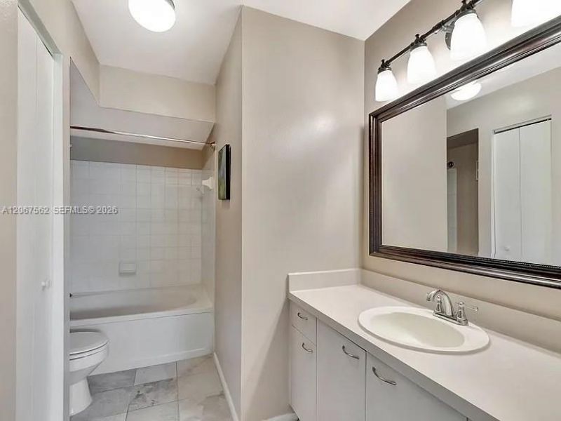 4847 Via Palm Lks, Unit 1021, West Palm Beach, FL 33417 Photo