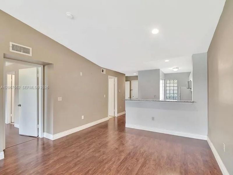 4847 Via Palm Lks, Unit 1021, West Palm Beach, FL 33417 Photo