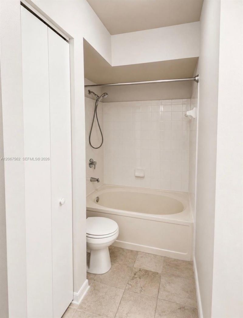 4847 Via Palm Lks, Unit 1021, West Palm Beach, FL 33417 Photo