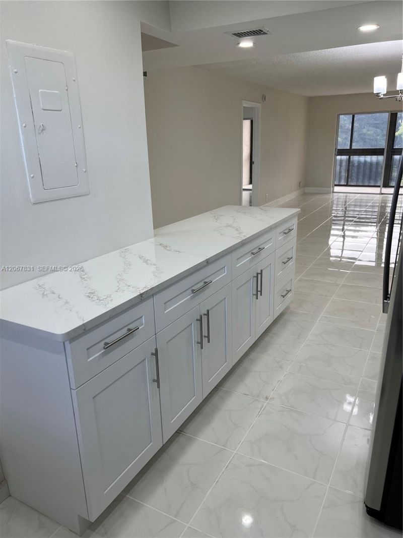 5900 NW 44th St, Unit 405, Lauderhill, FL 33319 Photo