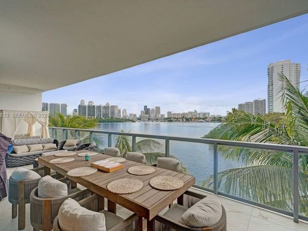 3300 NE 188th St, Unit 210, Aventura, FL 33180