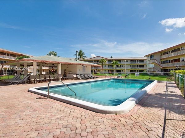 3300 NE 188th St, Unit 210, Aventura, FL 33180