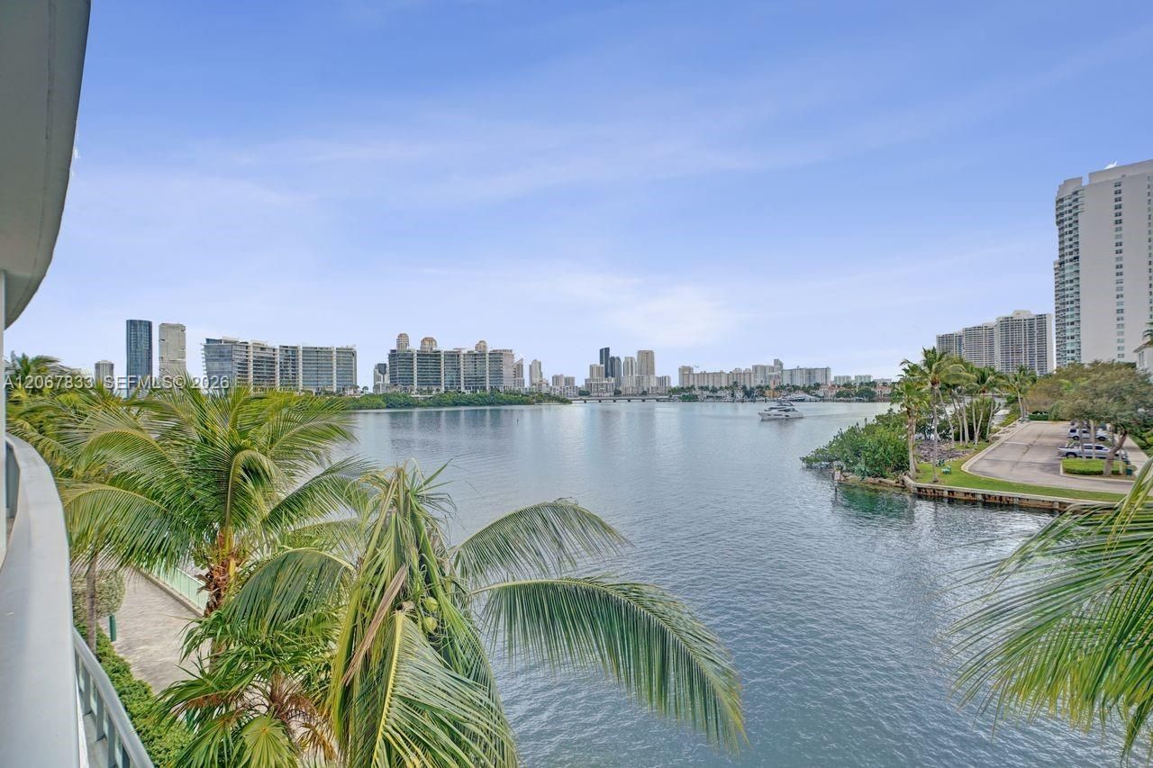 3300 NE 188th St, Unit 210, Aventura, FL 33180 Photo
