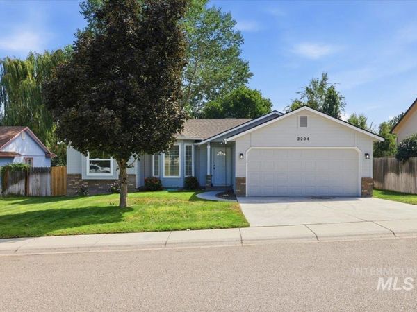 2204 S Ivy Street, Nampa, ID 83686