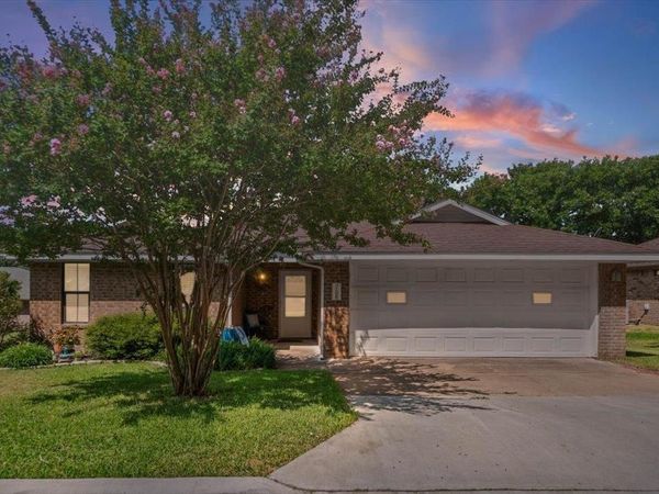708 Cottonwood DR, Burnet, TX 78611