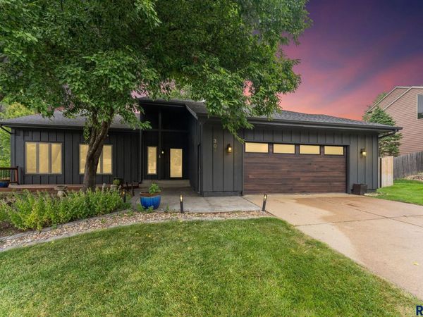 308 E Aspen Dr, Sioux Falls, SD 57105