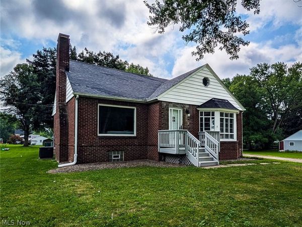 6328 Roselawn Avenue , Ravenna, OH 44266