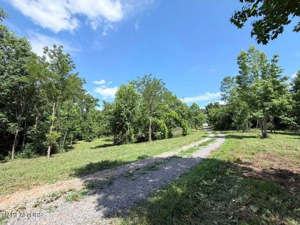228 Sands Rd, Sweetwater, TN 37874