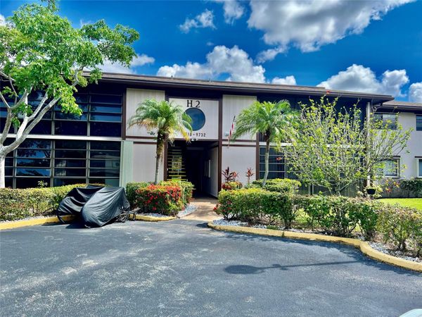 9718 S BELFORT Circle, Unit 108, Tamarac, FL 33321