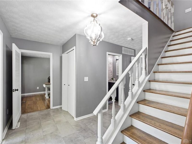 1464 Hilltop Road, Xenia, OH 45385 Photo 8