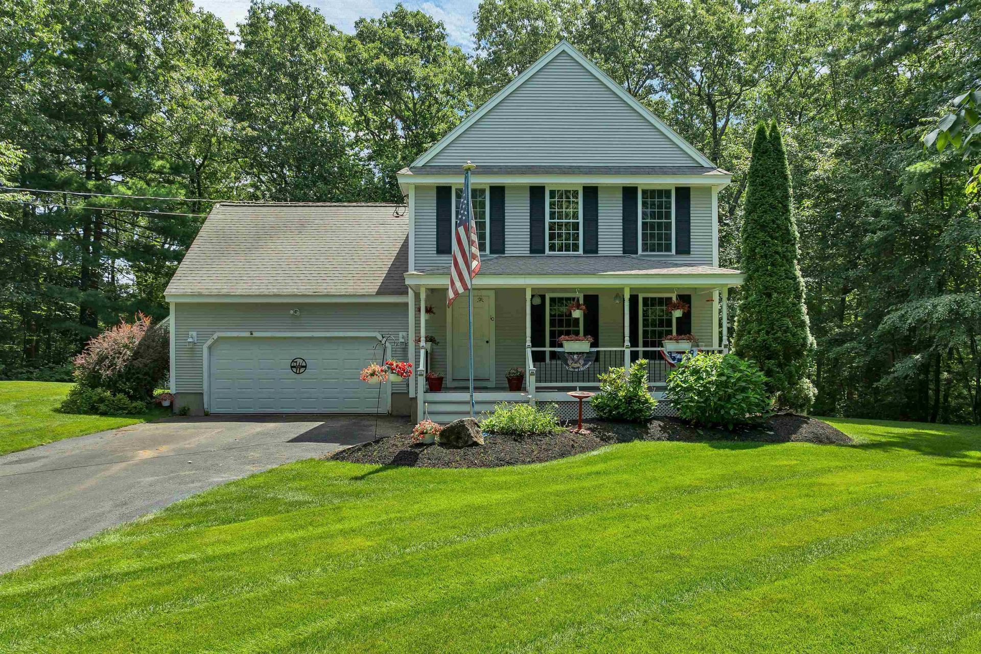 10 Beechwood Road, Sandown, NH 03873 Main Photo