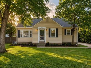 407 W Lomar Avenue, Carlisle, OH 45005