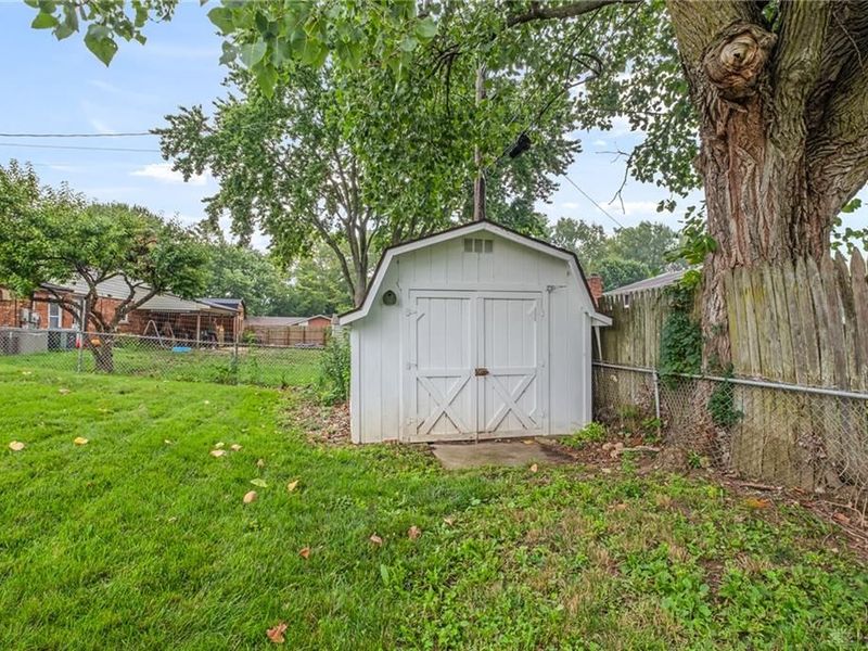 4570 Pennyston Avenue, Huber Heights, OH 45424 Photo 24