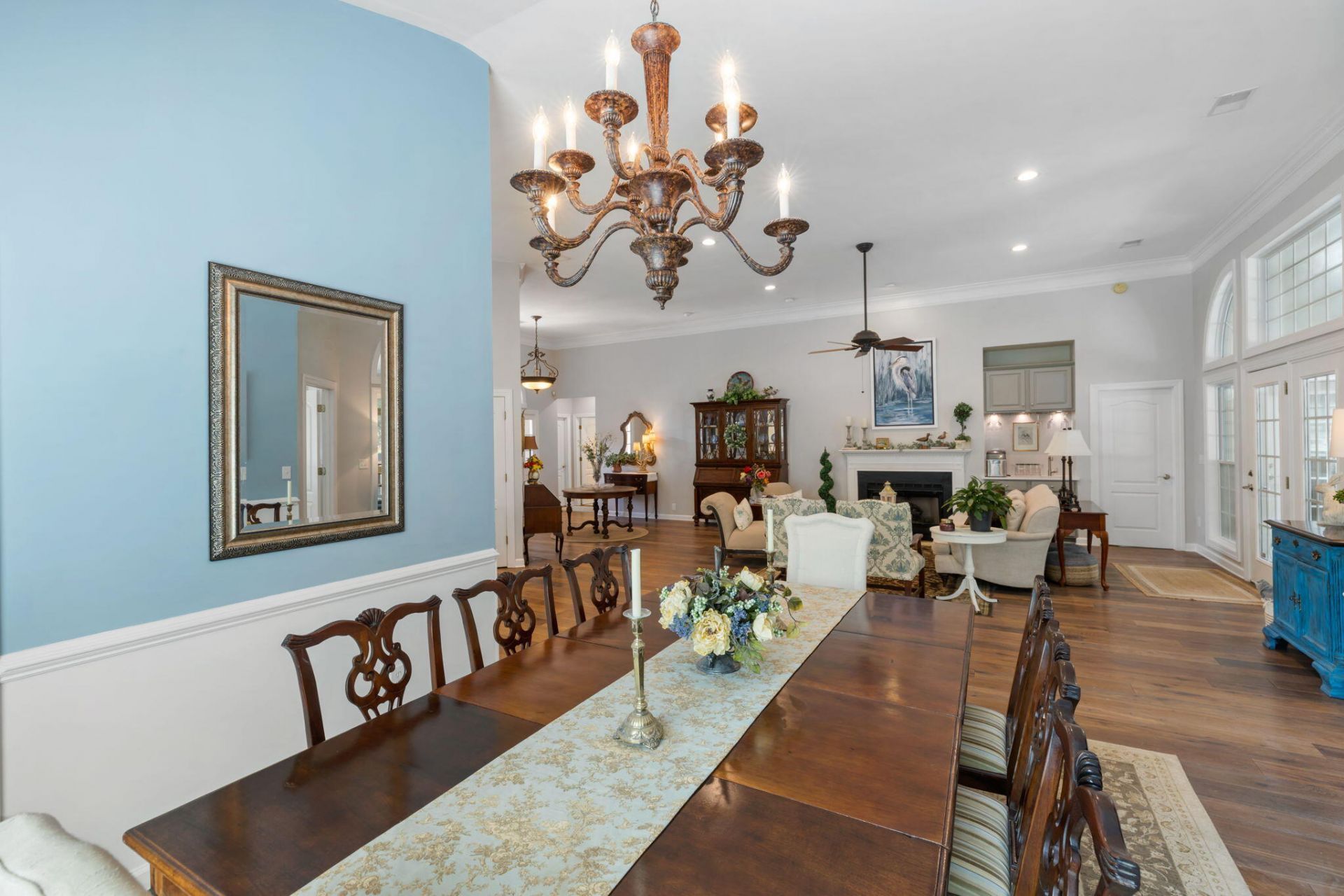 1425 Oakhurst Photo 10