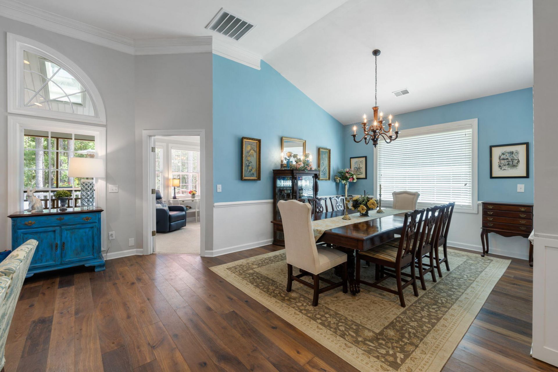 1425 Oakhurst Photo 15