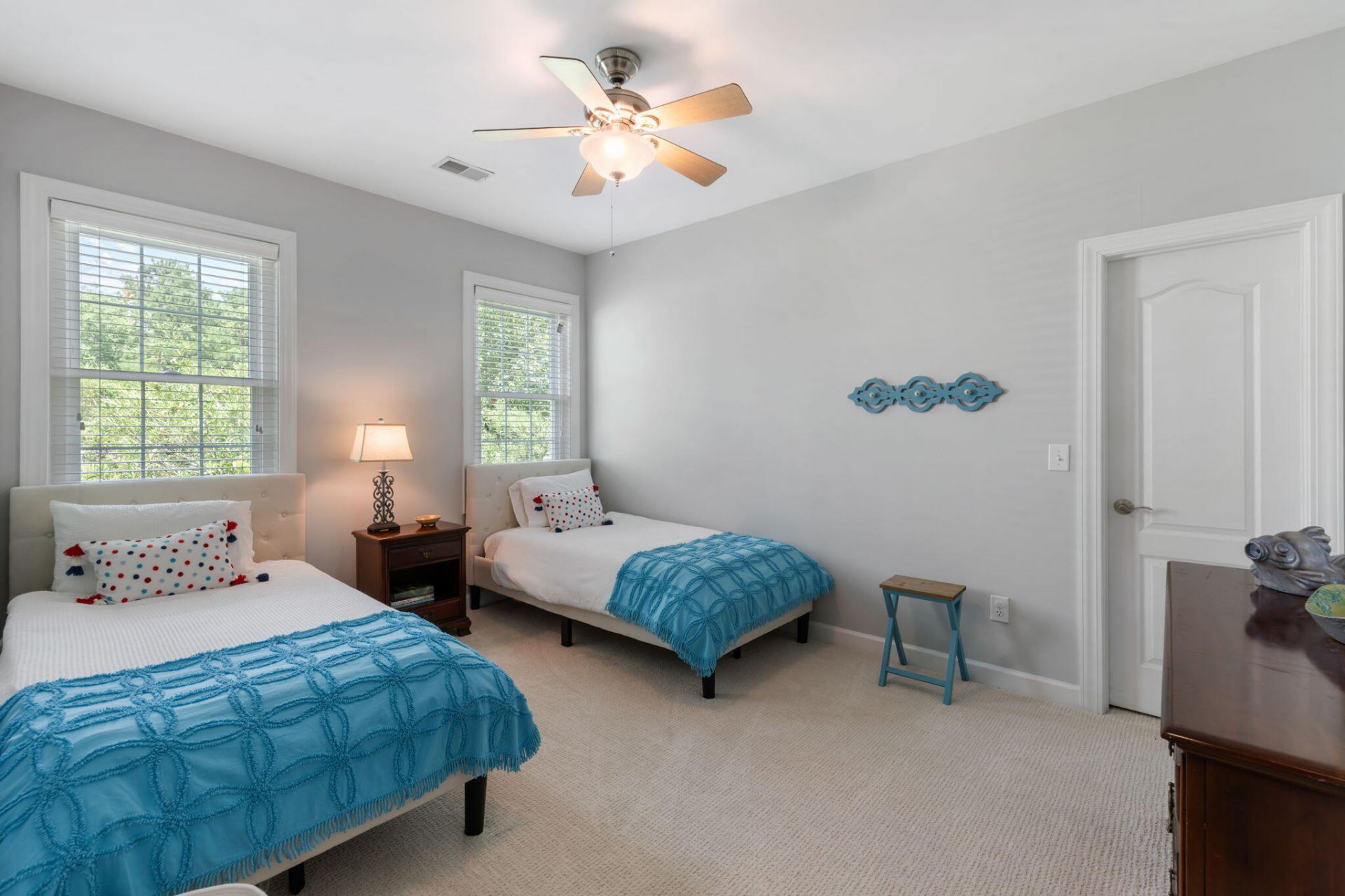 1425 Oakhurst Photo 22