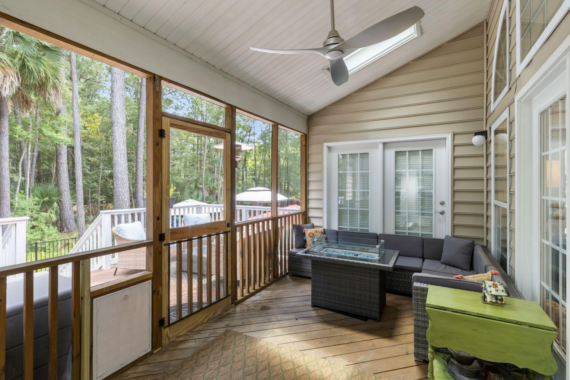 1425 Oakhurst Photo 26