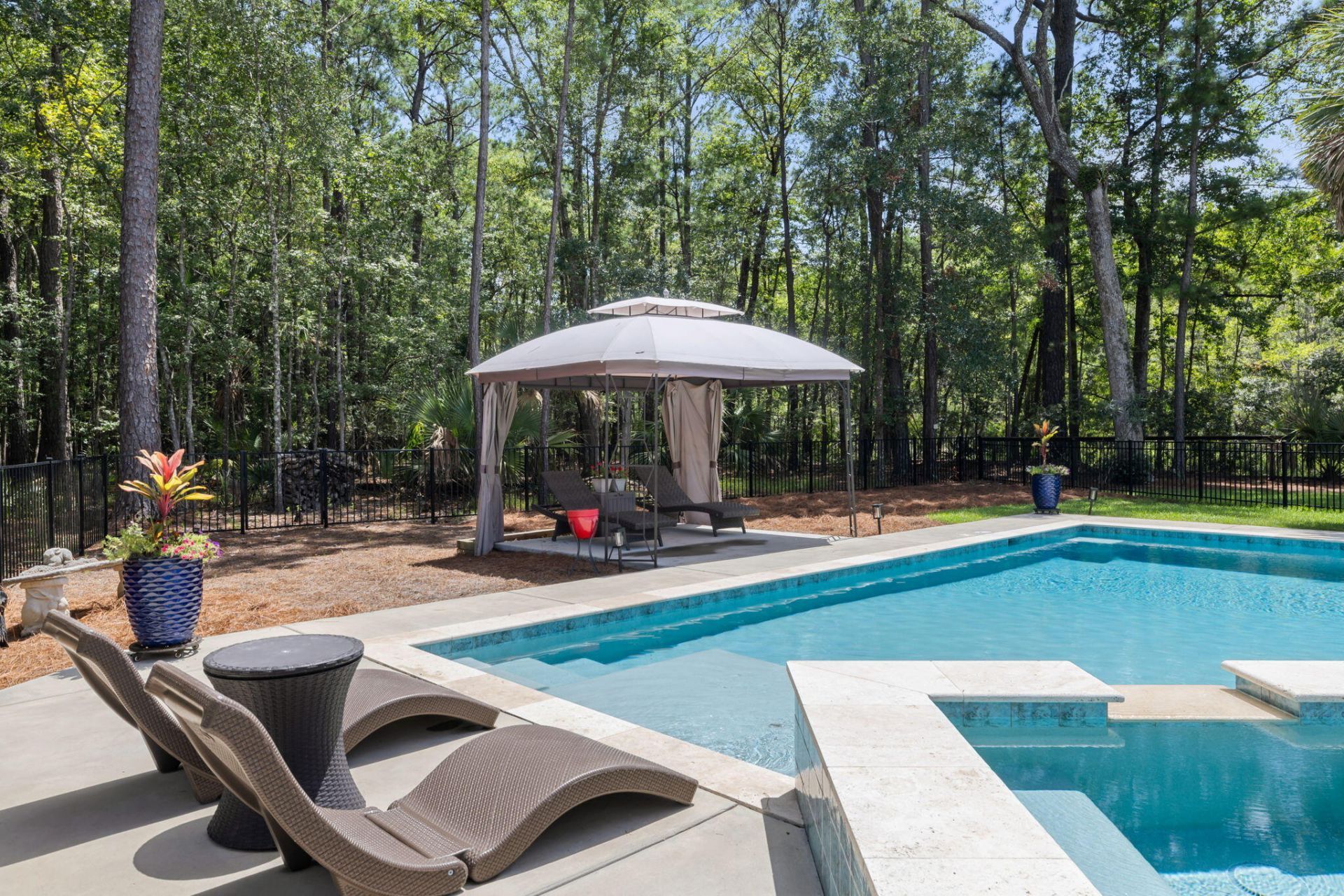 1425 Oakhurst Photo 29