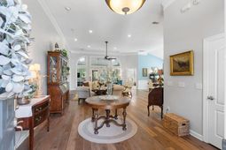 1425 Oakhurst photo 4