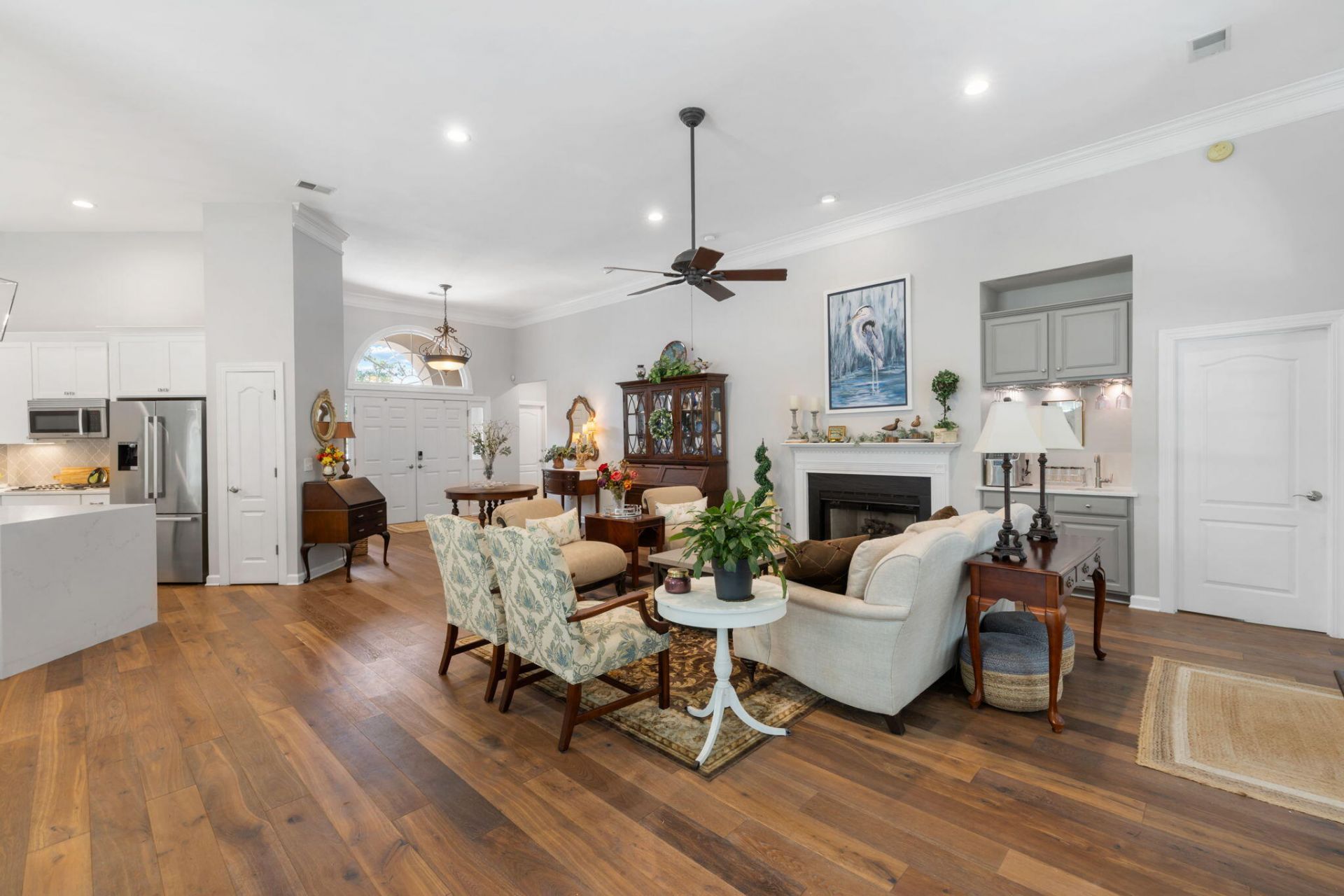1425 Oakhurst Photo 5