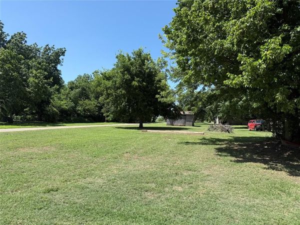 912 W Logan Avenue, Guthrie, OK 73044
