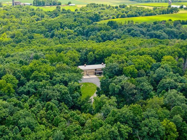 11475 Breniger Lane, Darlington, WI 53530