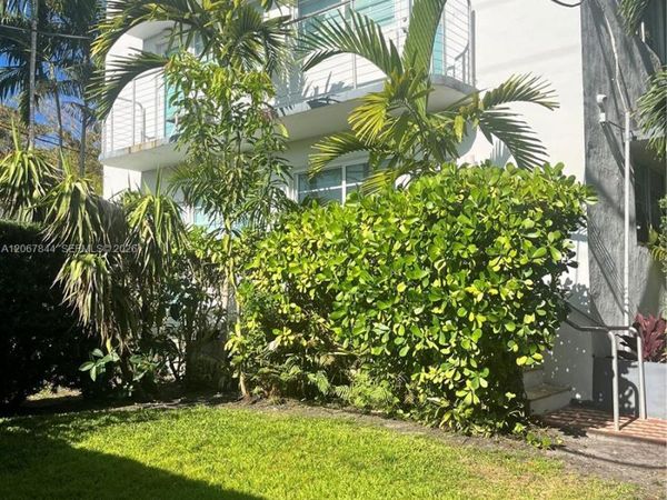 3917 N Meridian Ave, Unit 102, Miami Beach, FL 33140