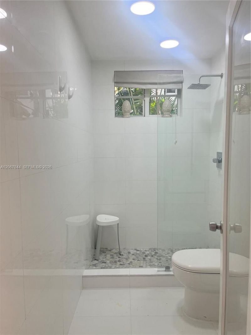 3917 N Meridian Ave, Unit 102, Miami Beach, FL 33140 Photo