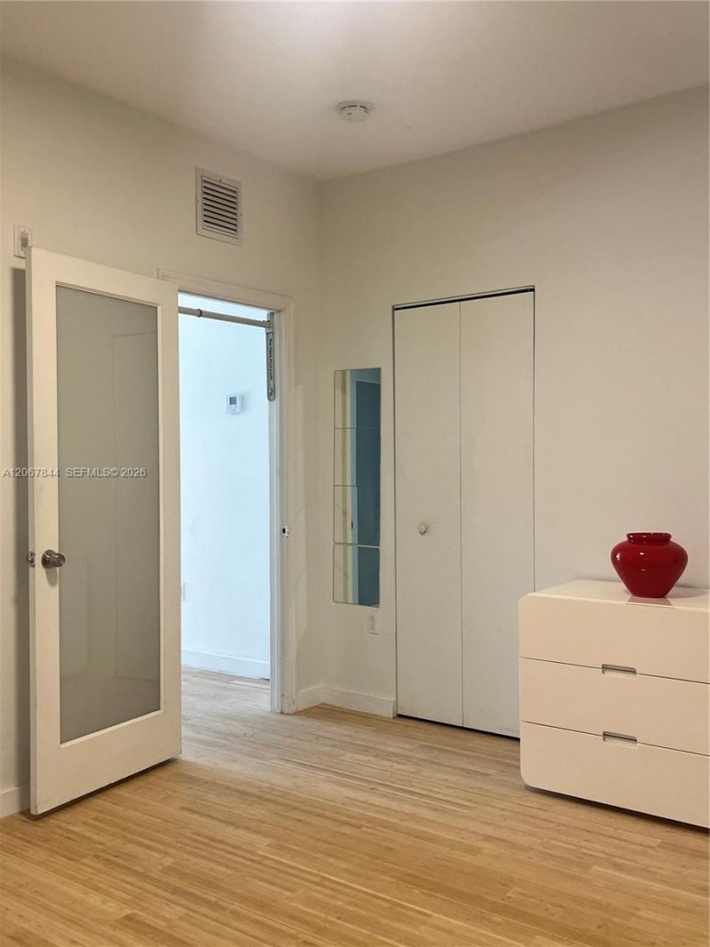 3917 N Meridian Ave, Unit 102, Miami Beach, FL 33140 Photo