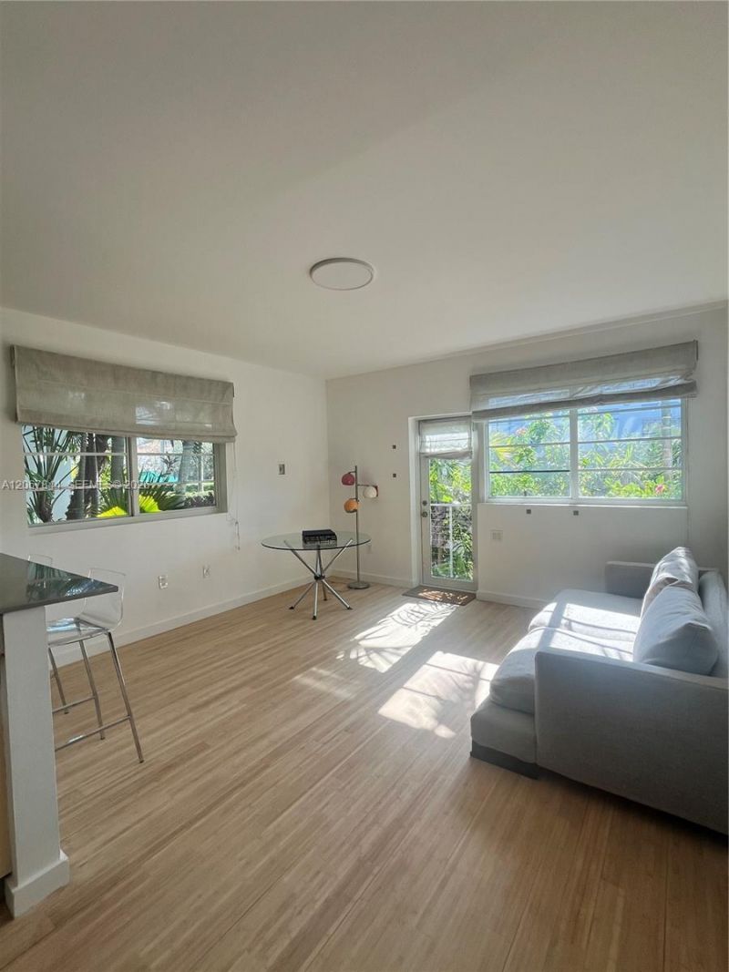 3917 N Meridian Ave, Unit 102, Miami Beach, FL 33140 Photo