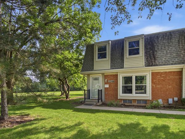 2246 Brent Court, Schaumburg, IL 60194
