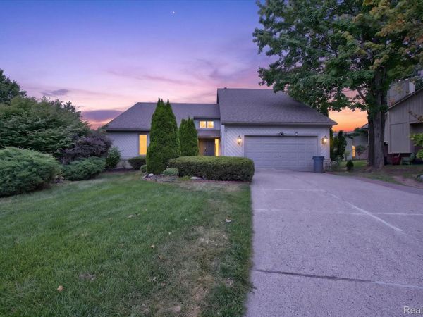 38808 Lancaster Drive, Farmington, Mi 48331