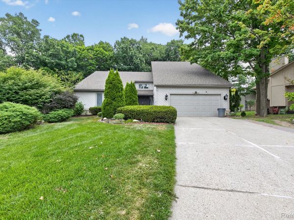 38808 Lancaster Drive, Farmington, Mi 48331