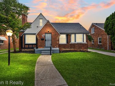 17612 Plainview Avenue, Detroit, Mi 48219