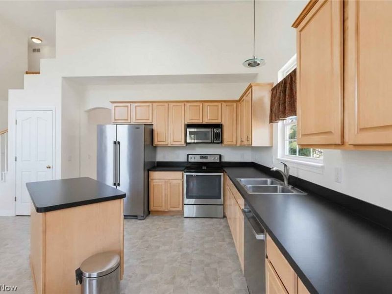 131 Heartland Circle, Hinckley, OH 44233 Photo 7