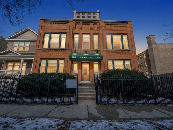 3208 W Wabansia Avenue, Unit 2E, Chicago, IL 60647