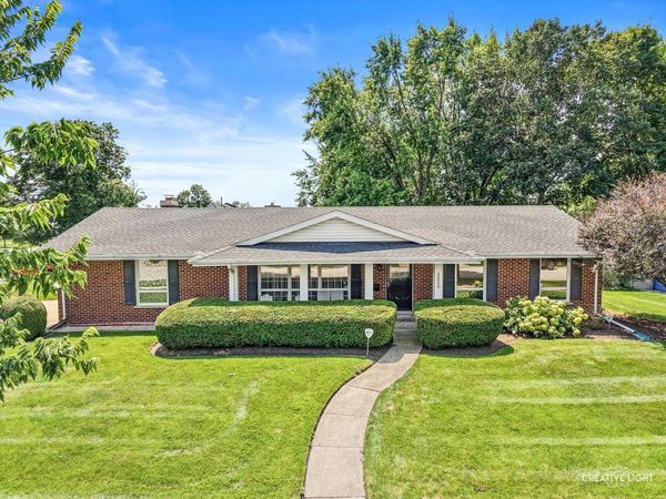 2250 Lowell Street , Aurora, IL 60506