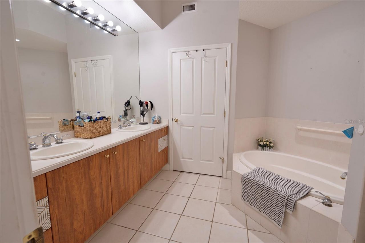 7492 Botanica Parkway, Unit 102, Sarasota, FL 34238 Photo